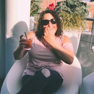 Meet your Posher, Carly